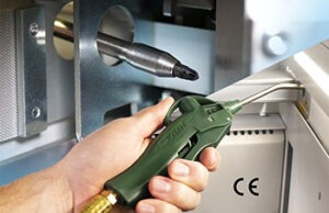 EXAIR’s CE Compliant VariBlast Precision Safety Air Gun for Safe and Efficient Blowoff EXAIR's CE Compliant VariBlast Precision Safety Air Gun for Safe and Efficient Blowoff